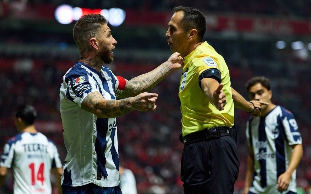 Sergio Ramos Recibe un Regalo Especial de Santander en su Último Partido en la Liga MX