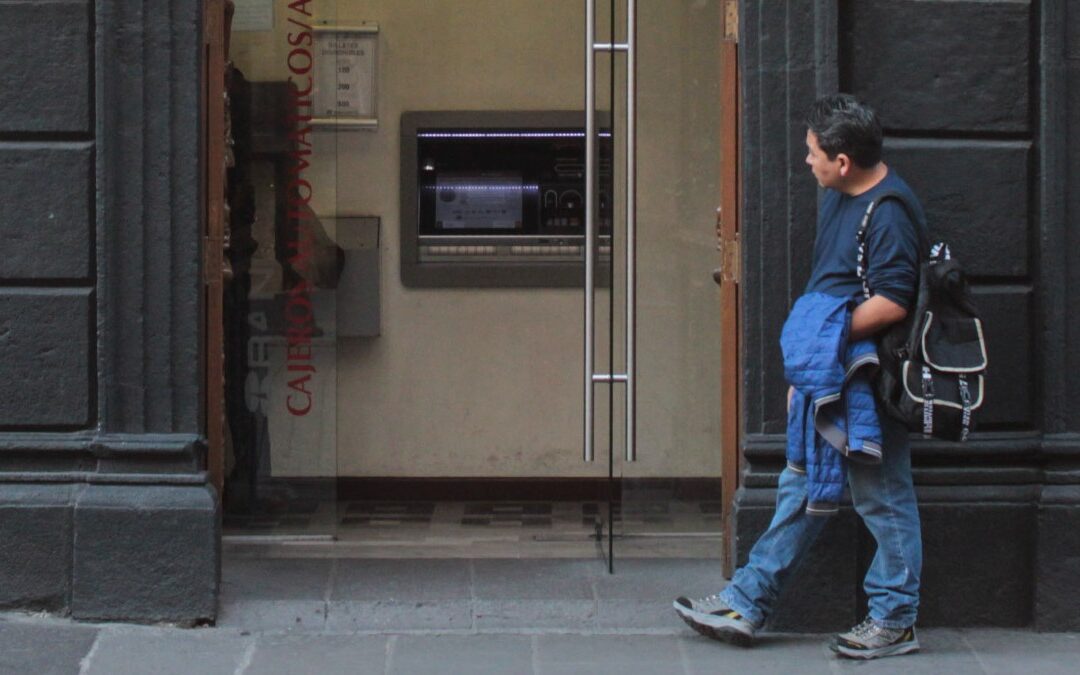 Robo a Cuentahabientes en Puebla: El Modus Operandi de los Ladrones que Infiltran Bancos